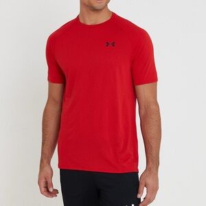 Under armor heat gear loose fit red tshirt